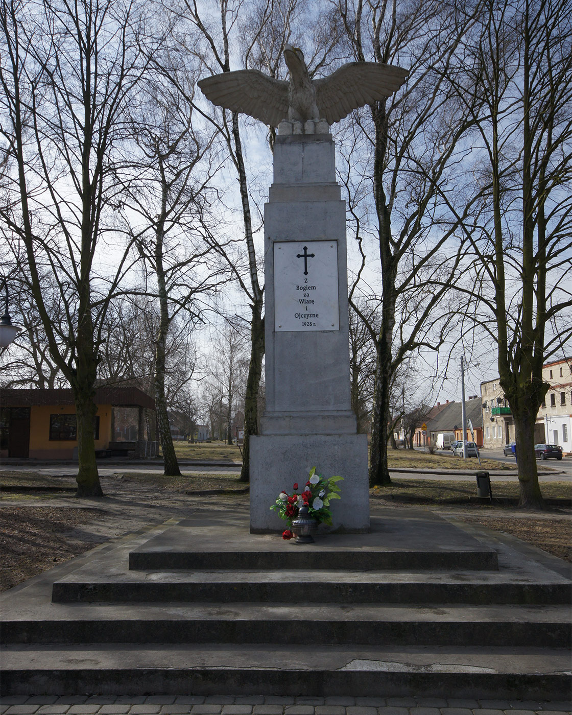 pomnik-powstancow
