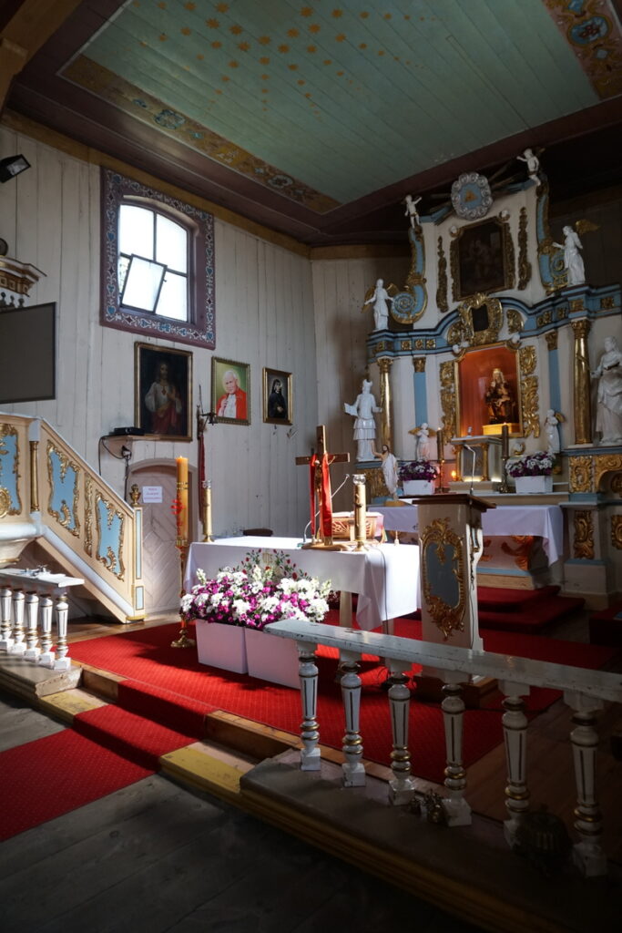 Wnętrze kościoła w Kościeszkach.