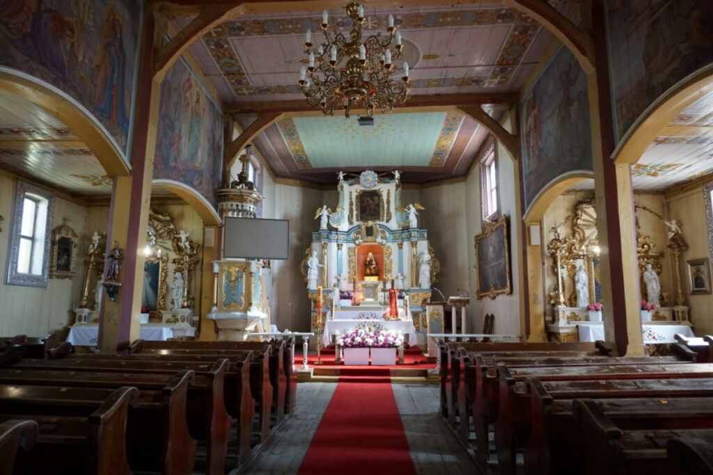 Wnętrze kościoła w Kościeszkach